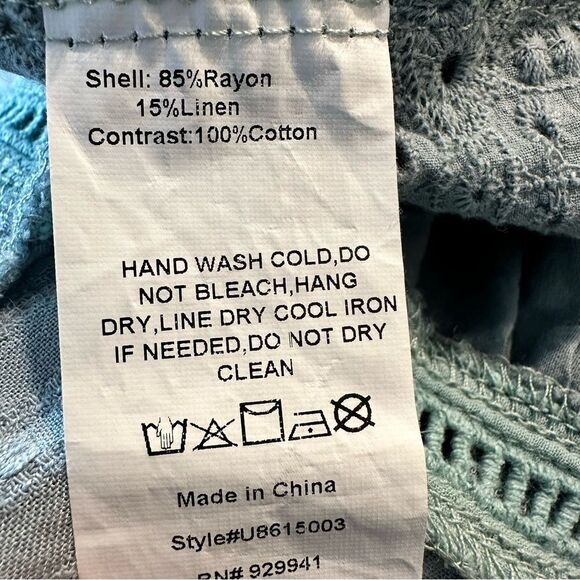 4 Piece Women’s Clothing Bundle | D&Co, Vince Camuto, Suzanne Betro, Casual Chic - Picture 12 of 12